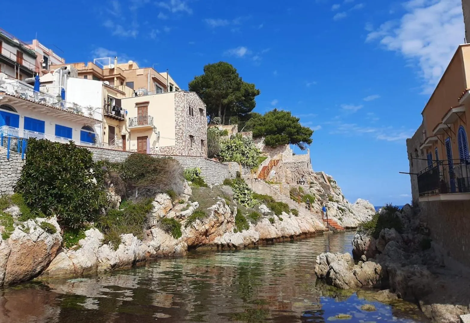 Apartment Casa Vacanze Zafarana Santa Flavia Italy